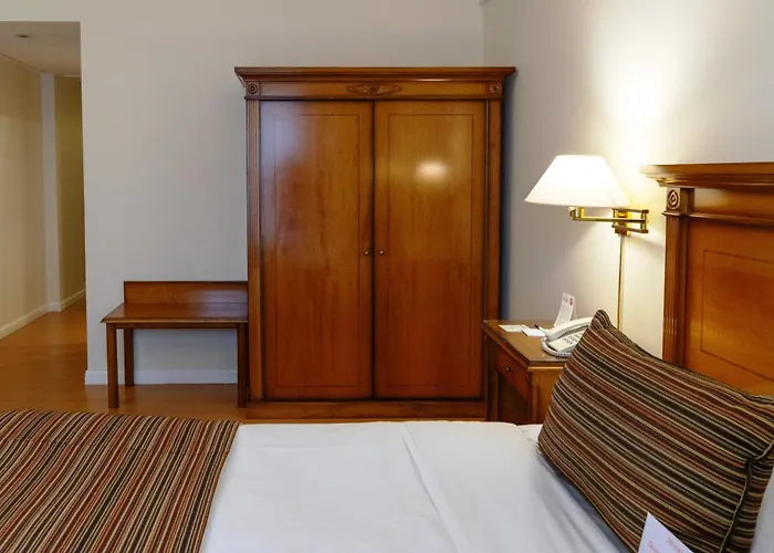 Standard Queen Room